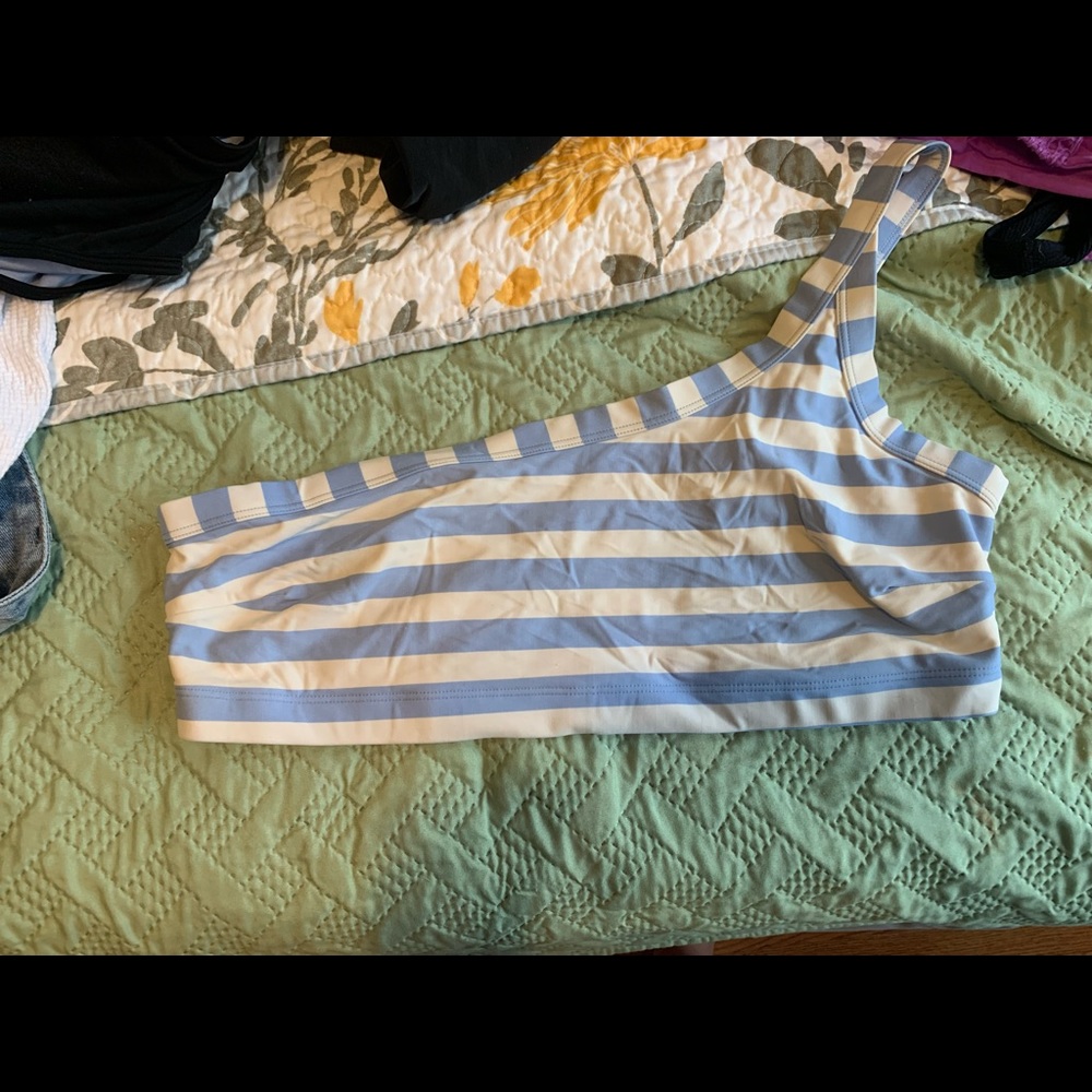 One shoulder bikini top. Only worn twice